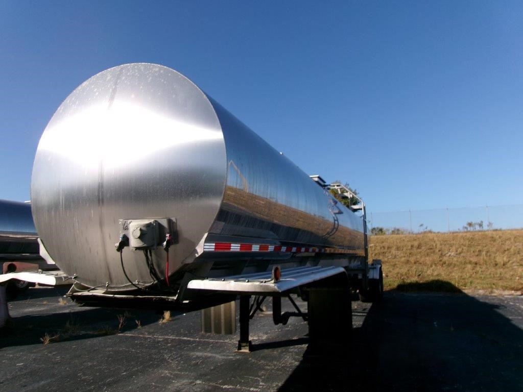 2006 WALKER 6200 GALLON 3A SANITARY TRANSPORT  38475