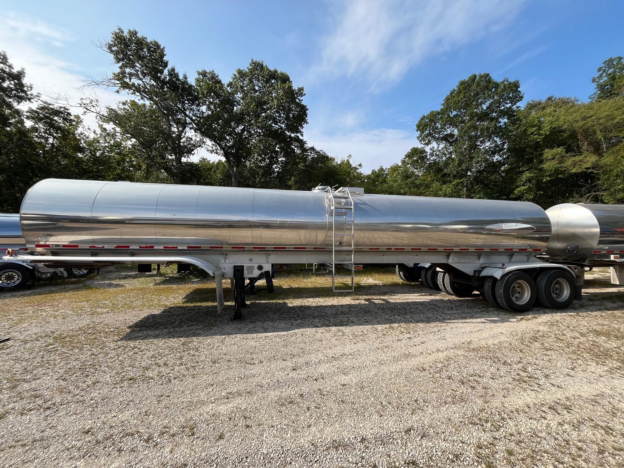 2000 WALKER 6500 GALLON 3A SANITARY TRANSPORT  33791