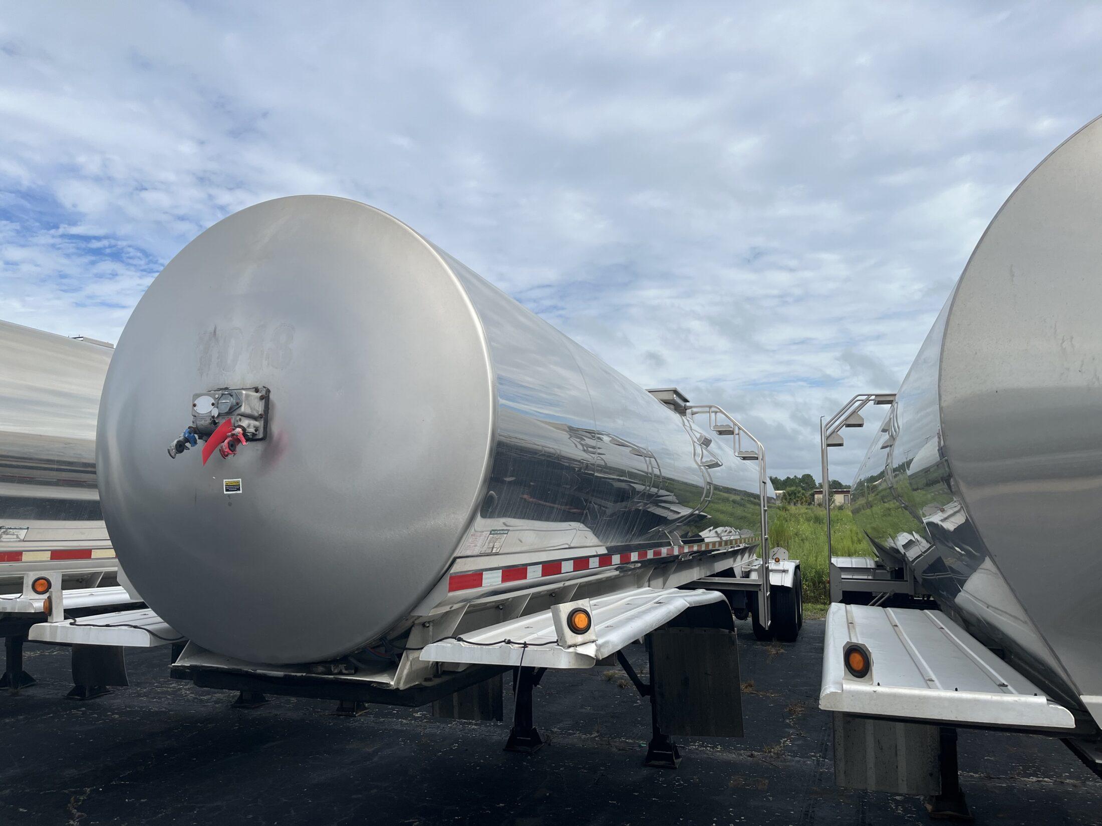 2004 WALKER 6200 GALLON 3A SANITARY TRANSPORT  36338