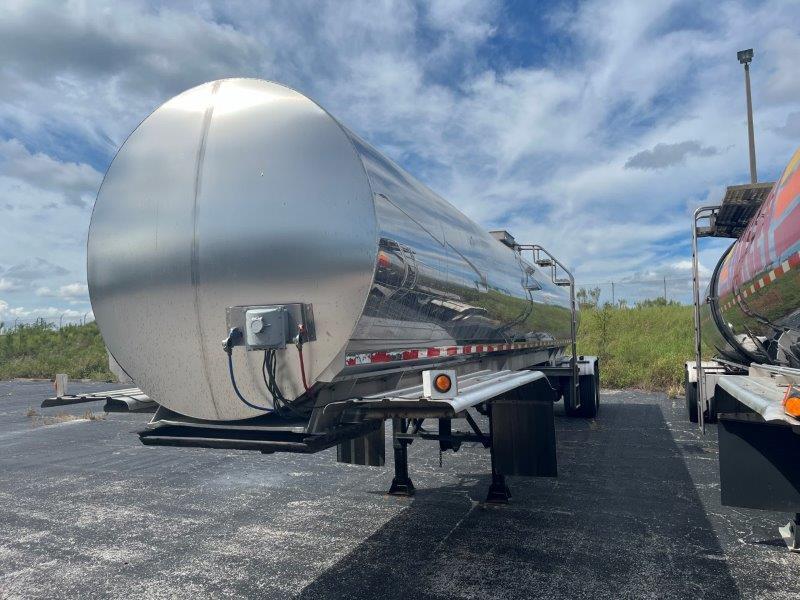 2001 WALKER 6200 GALLON 3A SANITARY TRANSPORT  34108