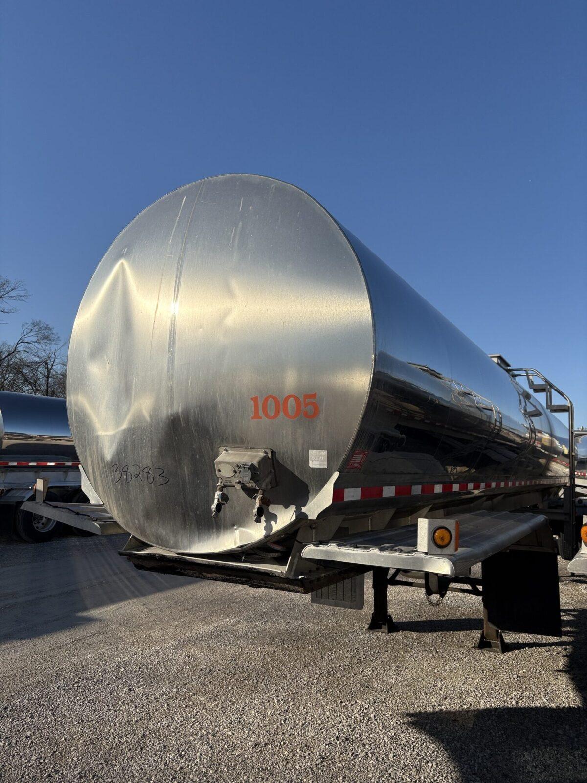 2007 WALKER 6250 GALLON 3A SANITARY TRANSPORT  38283