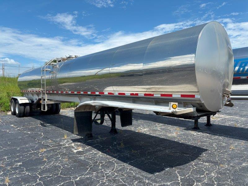 2002 WALKER 6300 GALLON 3A SANITARY TRANSPORT  34921