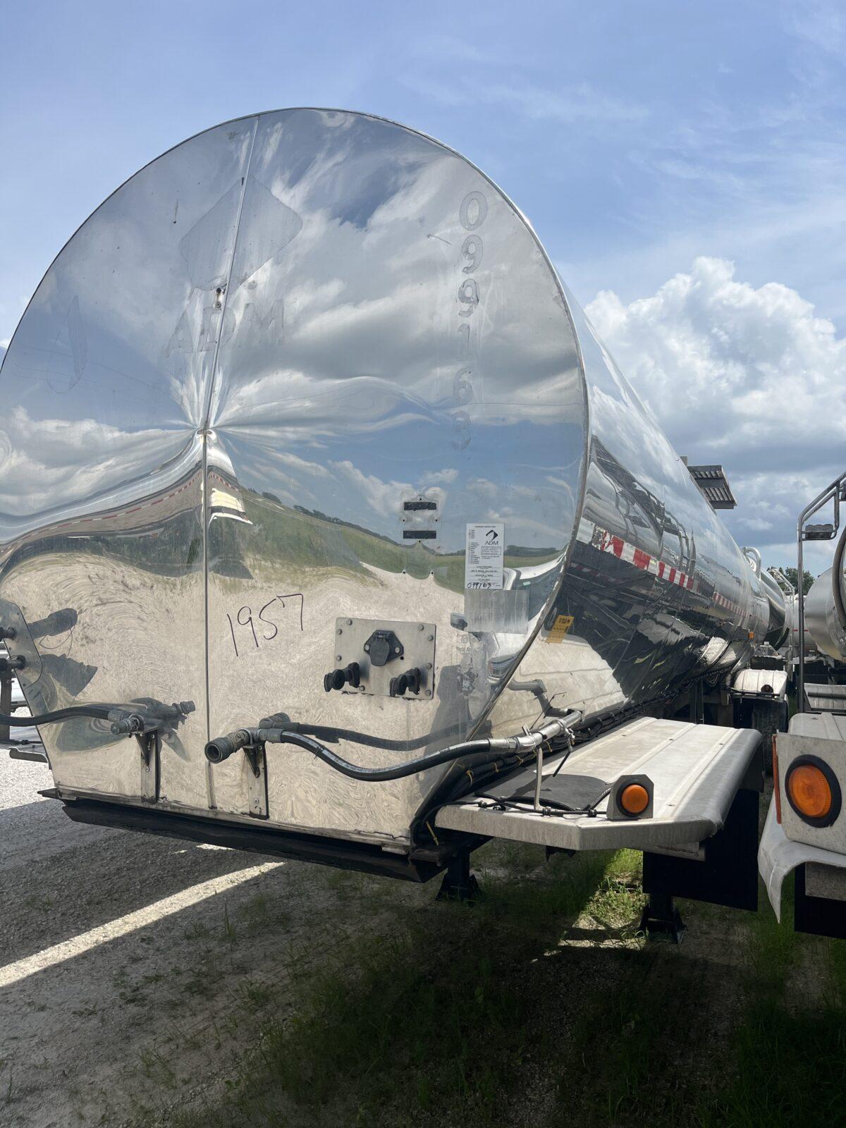 1999 TREMCAR 6700 GALLON FOOD GRADE WITH PUMP  1957