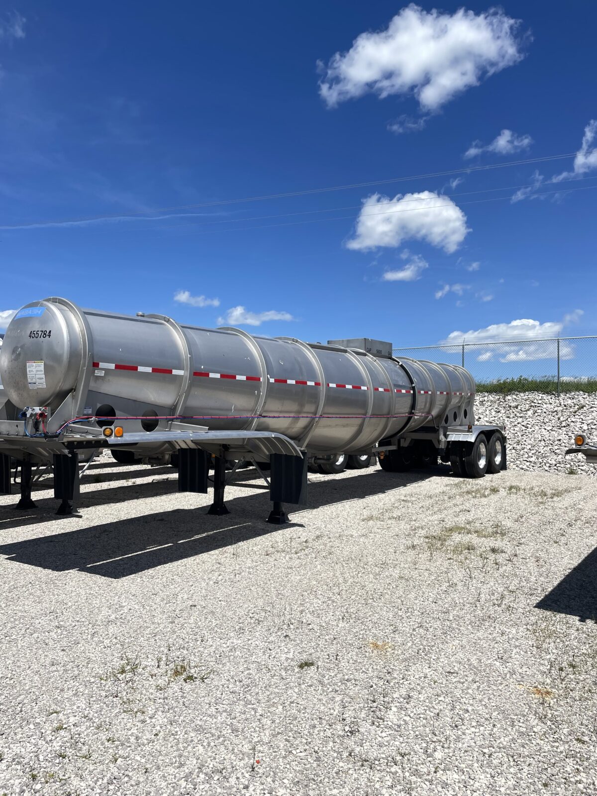 2025 NEW BULK 5600 GALLON DOUBLE CONICAL  538253