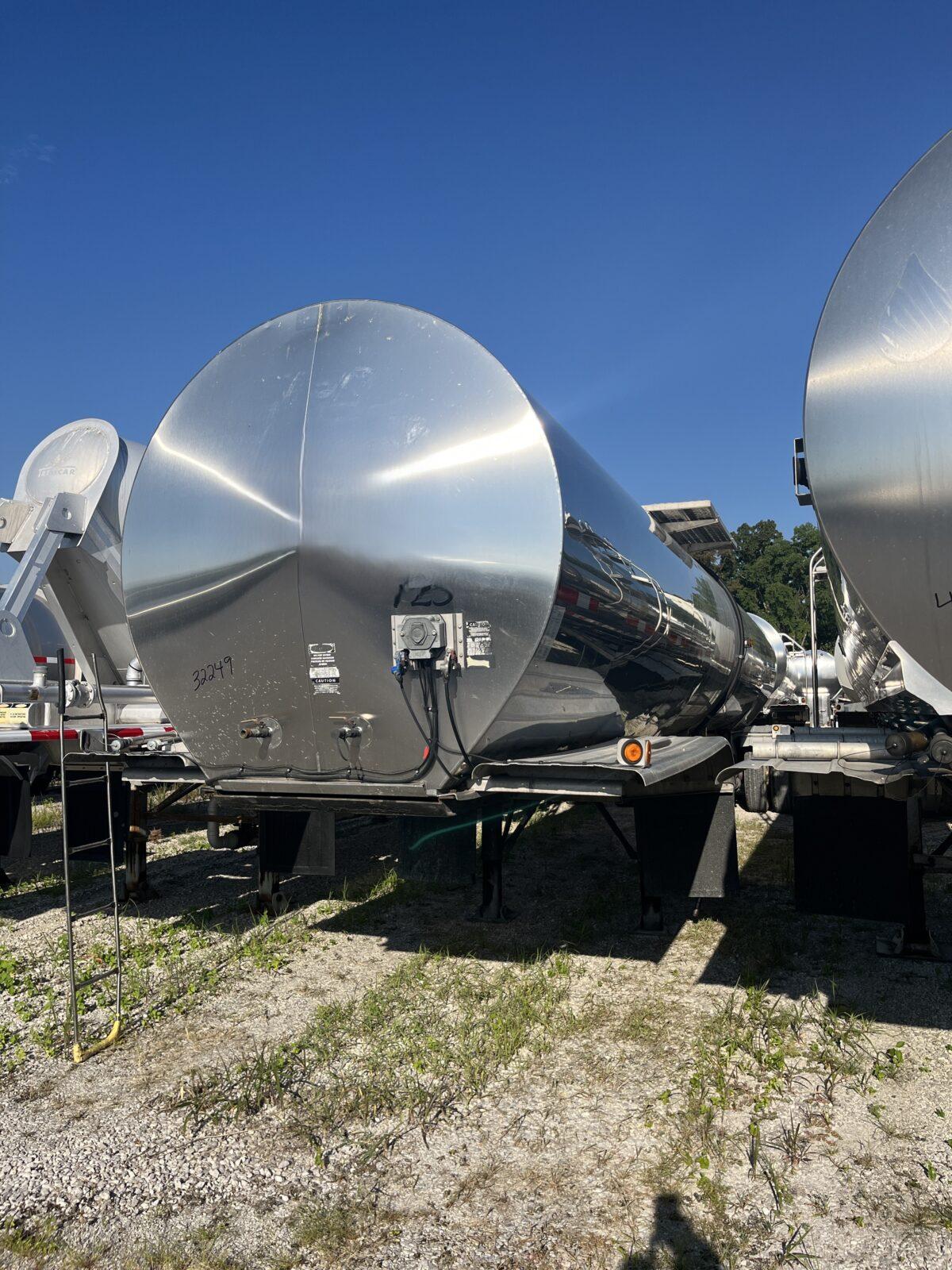 2007 POLAR 7000 GALLON FOOD GRADE WITH PUMP  32249