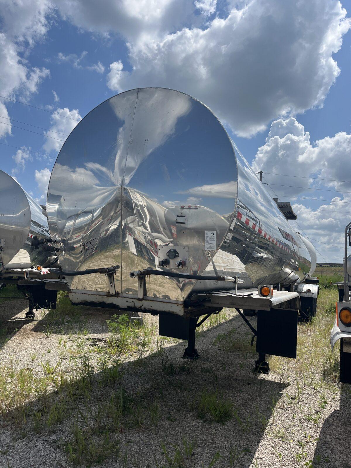 1999 TREMCAR 6700 GALLON FOOD GRADE WITH PUMP  1955