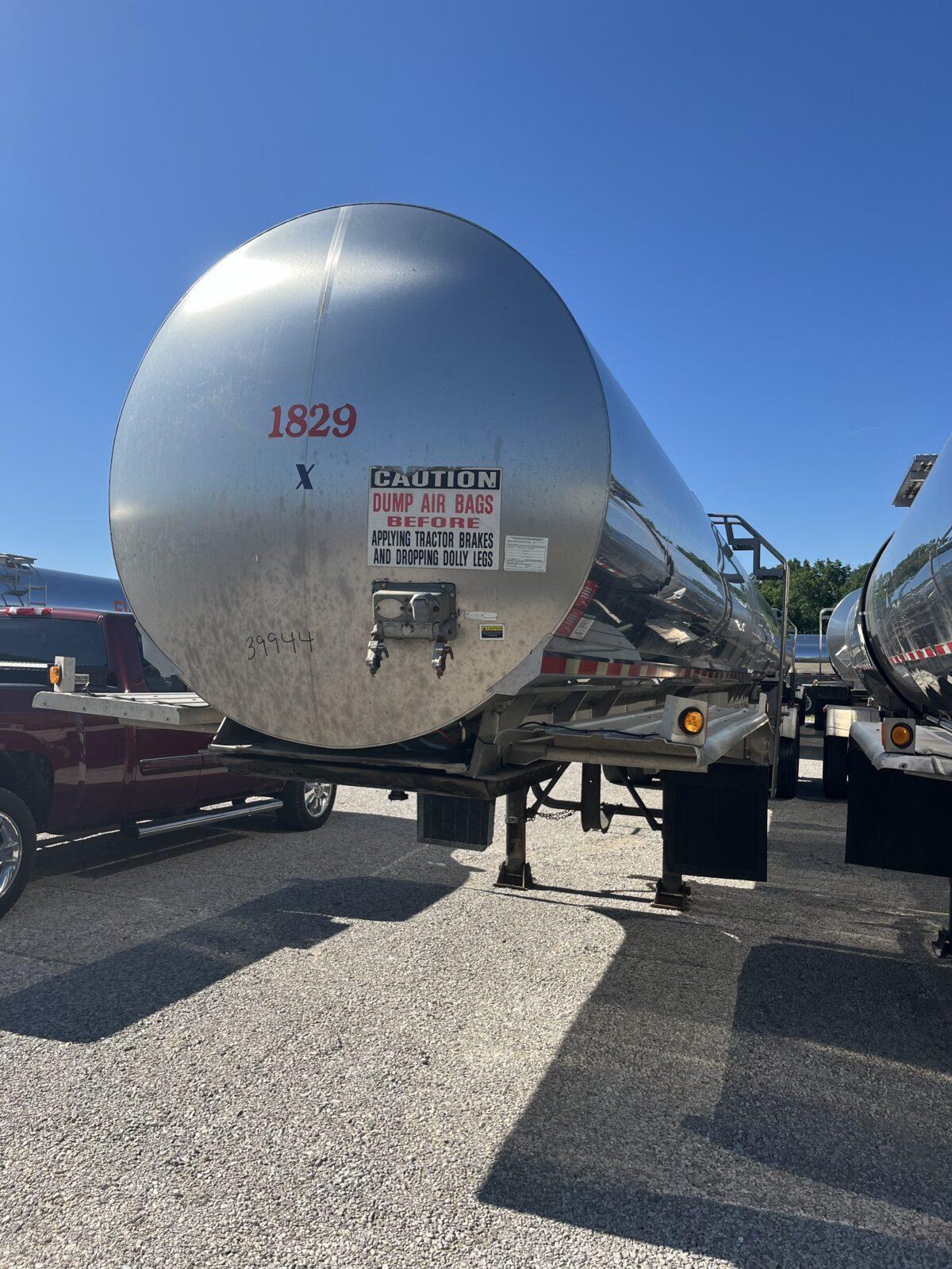 2008 WALKER 6300 GALLON 3A SANITARY TRANSPORT  39944