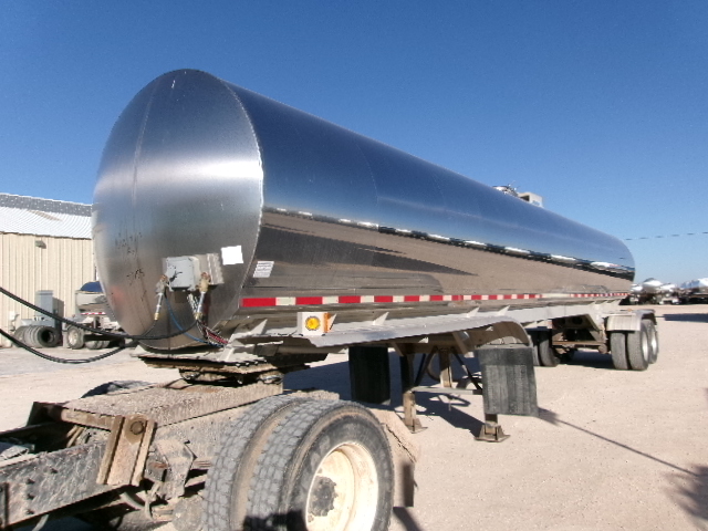 2005 WALKER 6800 GALLON 3A SANITARY TRANSPORT  37154