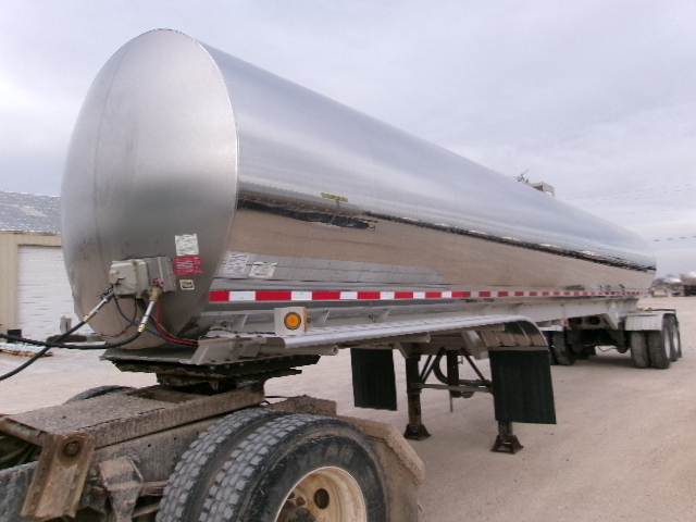 2011 WALKER 7000 GALLON 3A SANITARY TRANSPORT  42486