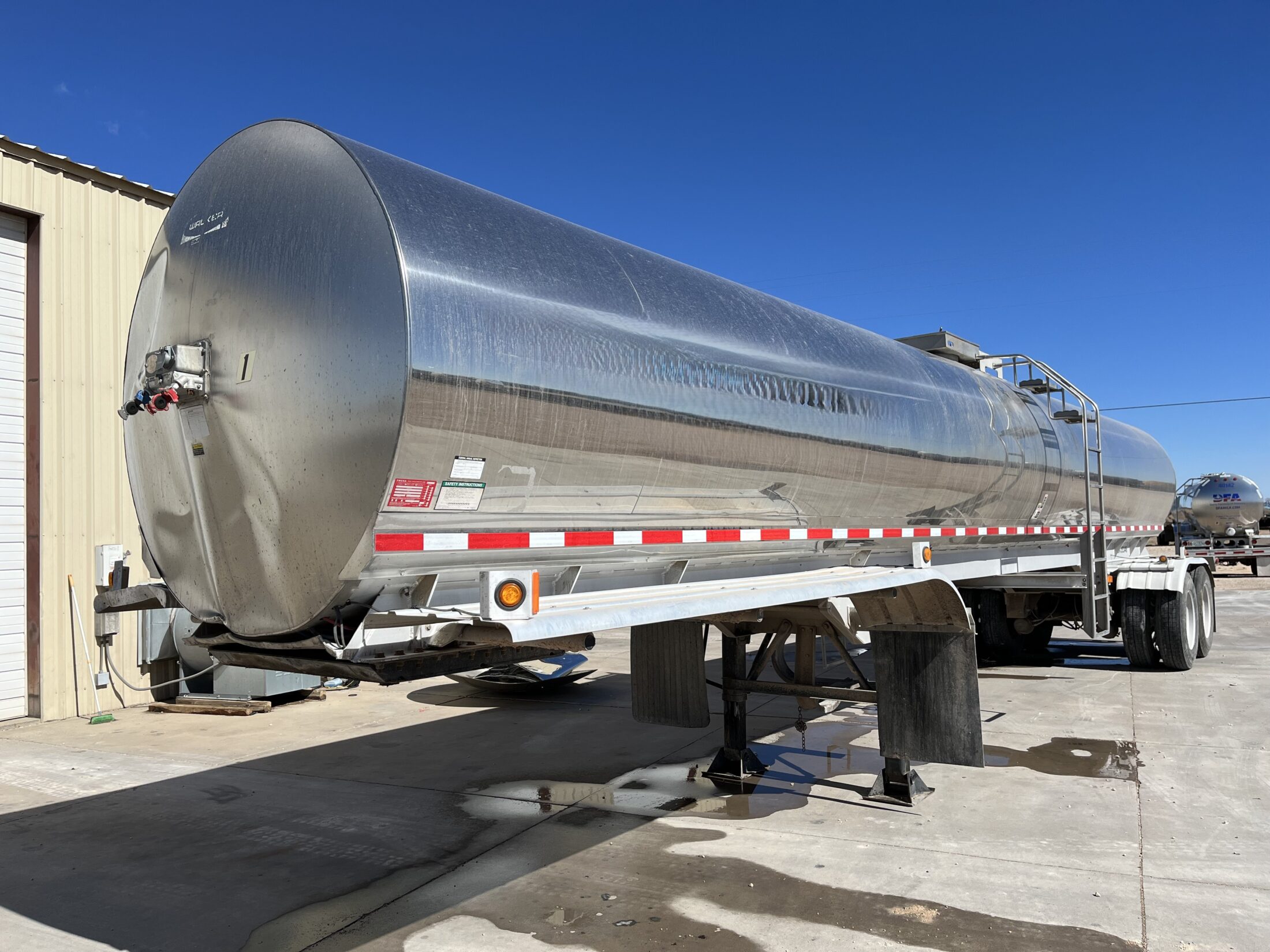 2003 WALKER 6300 GALLON 3A SANITARY TRANSPORT  35346