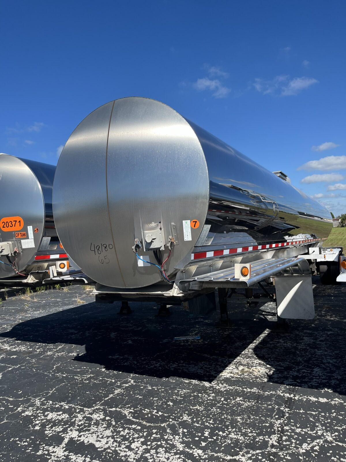 2016 WALKER 6500 GALLON 3A SANITARY TRANSPORT  48180