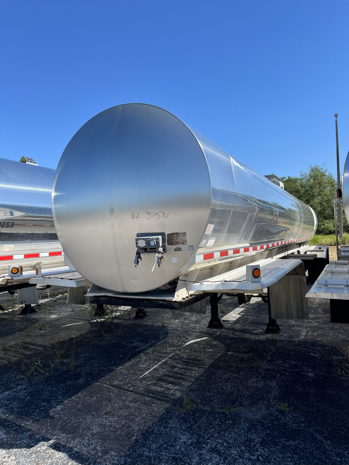 2005 WALKER 6200 GALLON 3A SANITARY TRANSPORT  37576