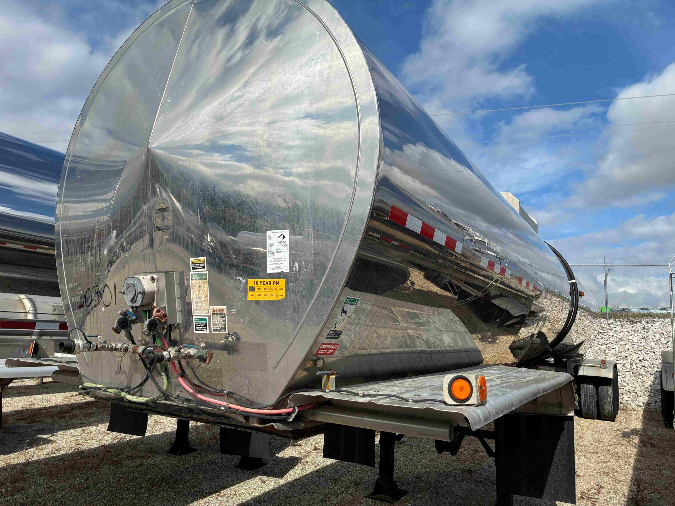 1998 POLAR 7000 GALLON DOT 407  20301