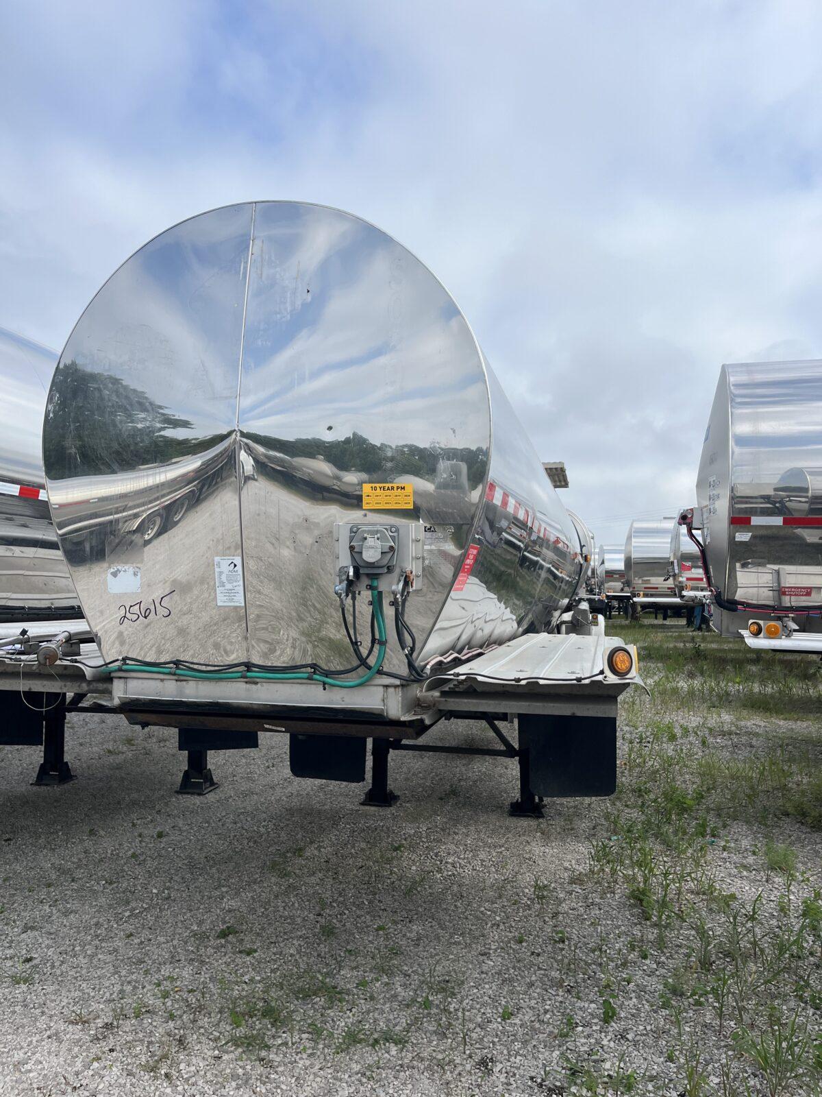 2002 POLAR 5200 GALLON DOUBLE CONICAL  25615