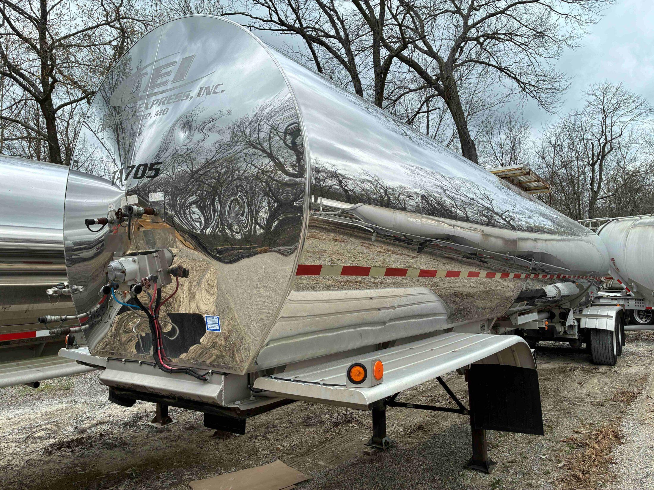 2015 STE 7500 GALLON FOOD GRADE WITH PUMP  11550