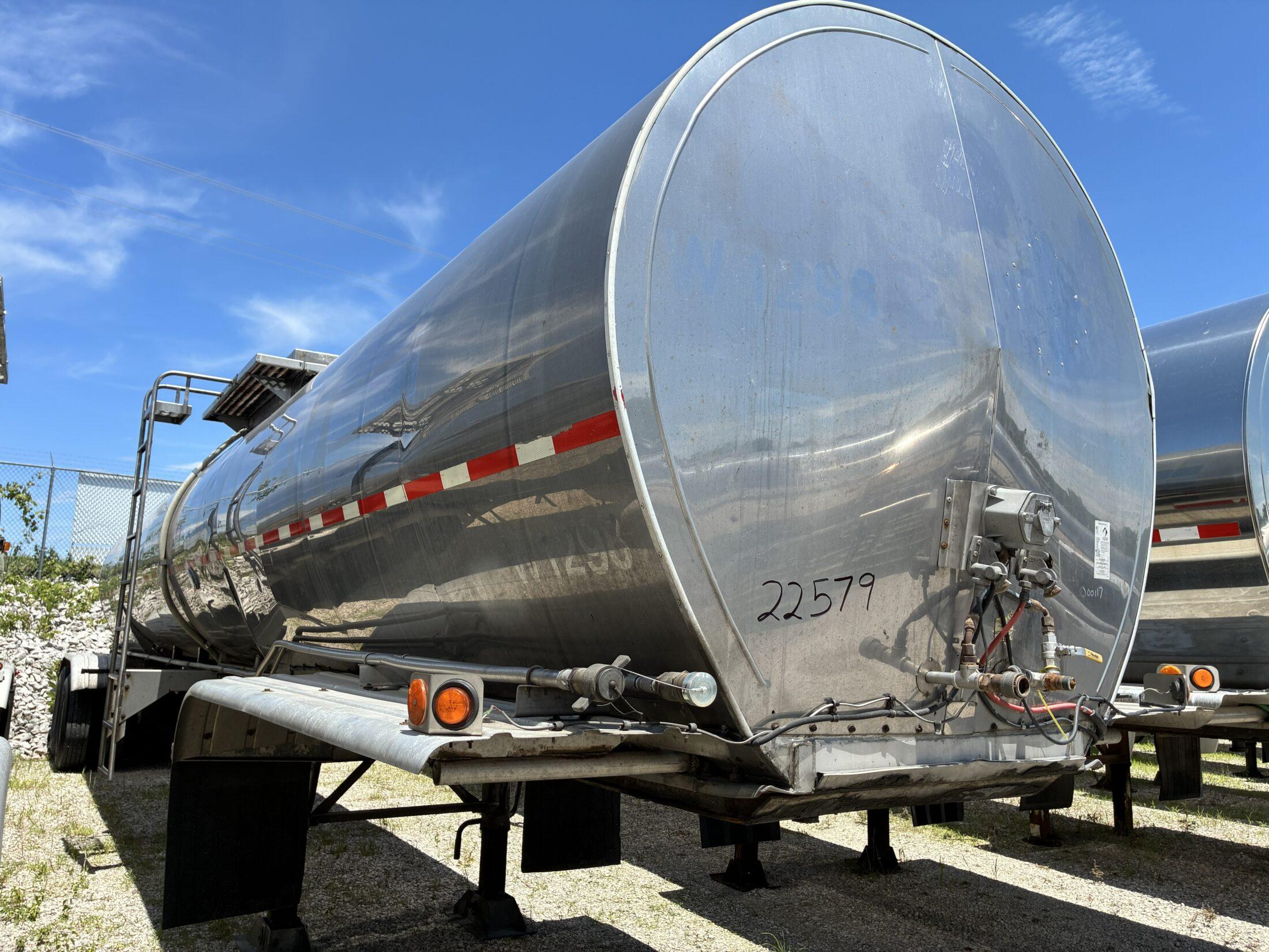 2000 POLAR 7000 GALLON DOT 407 FOODGRADE   22579