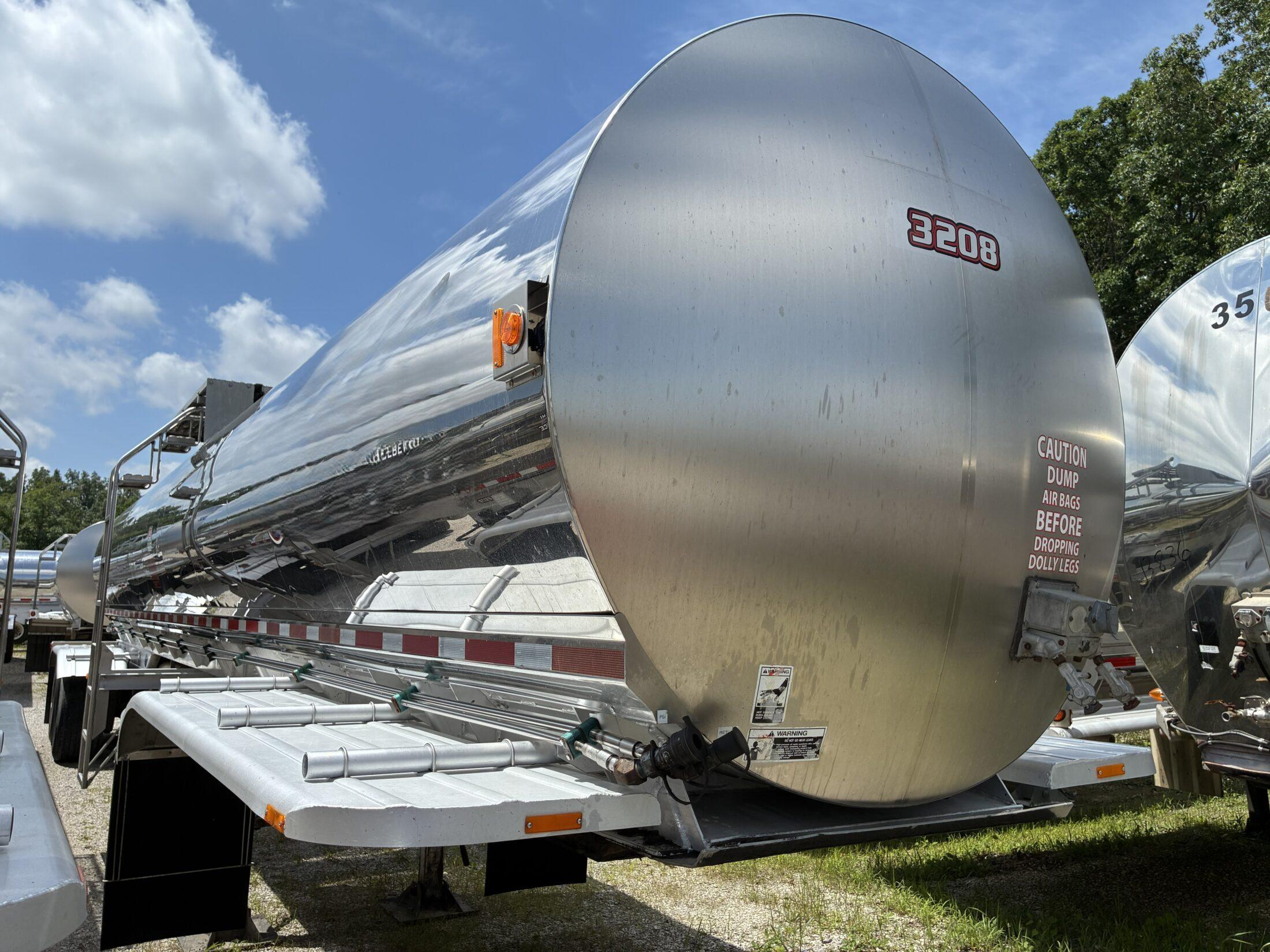 2012 WALKER 6250 GALLON 3A SANITARY   TTT-42978