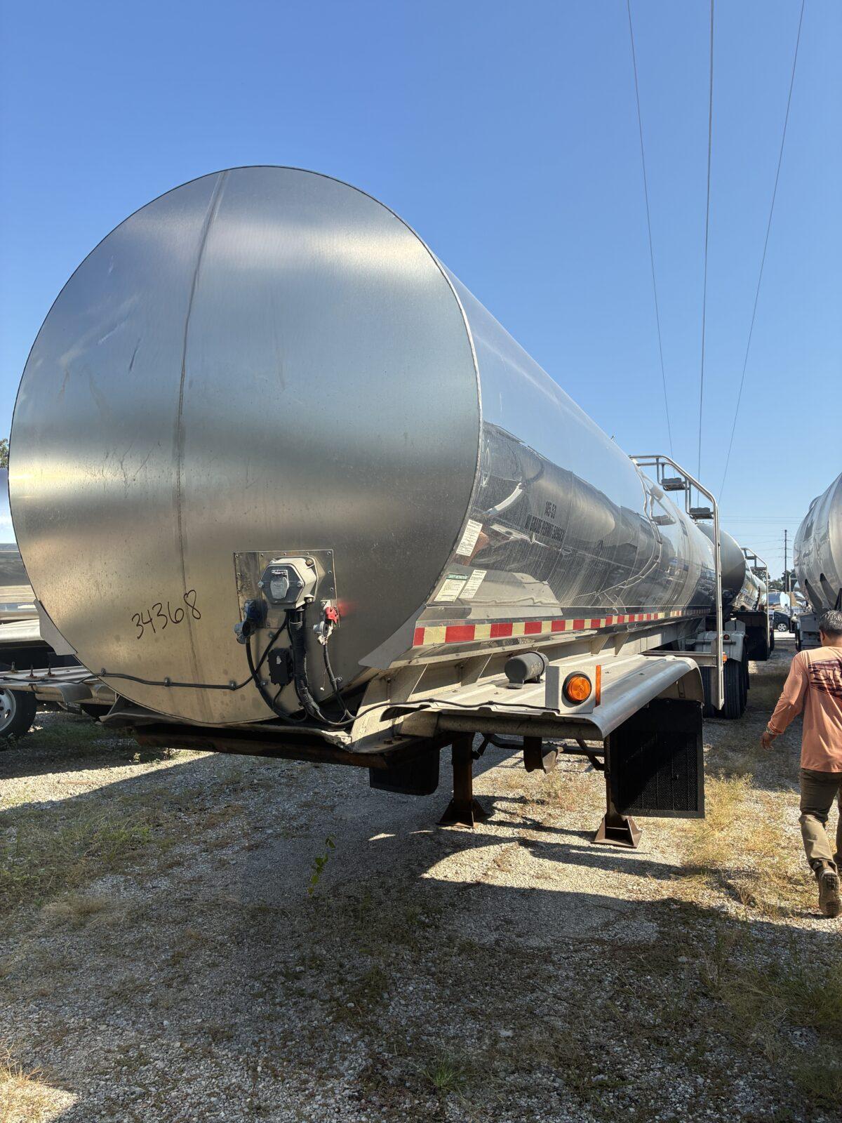 2001 WALKER 6500 GALLON 3A SANITARY TRANSPORT  34394
