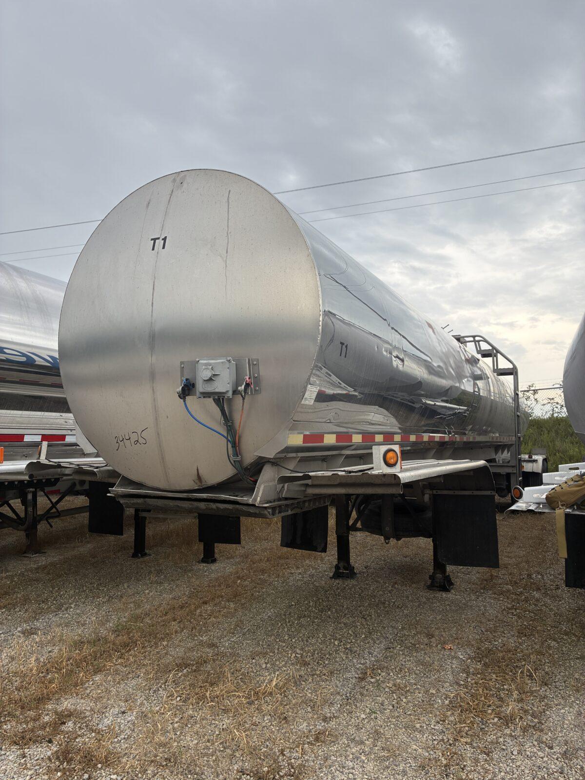 2001 WALKER 6500 GALLON 3A SANITARY TRANSPORT  34425